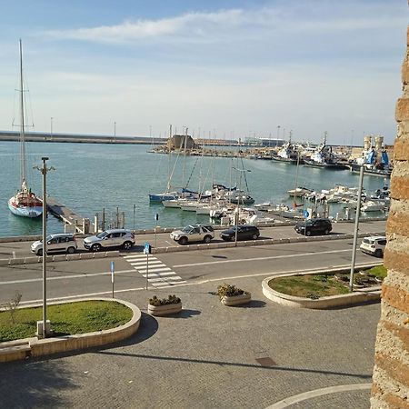 Stanze Al Porto Apartment Civitavecchia Luaran gambar
